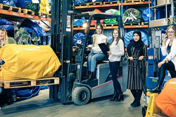 JB Inflatables Meppel, Leverancier Opblaasbare Parken en Springkussens ook voor Maatwerk. Koop Springkussens en Andere Inflatables Online