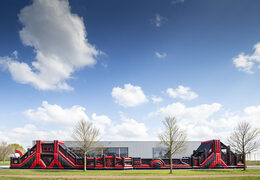 Order a 40 meter inflatable red black mega alligator obstacle course. Buy inflatable obstacle courses online now at JB Promotions UK