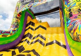 Freestyle run track to climb on