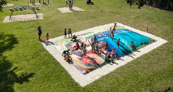 Airmountains Kopen; Standaard of Maatwerk AirTrampolines van JB Inflatables voor campings, zwembaden of airtrampolines voor horeca