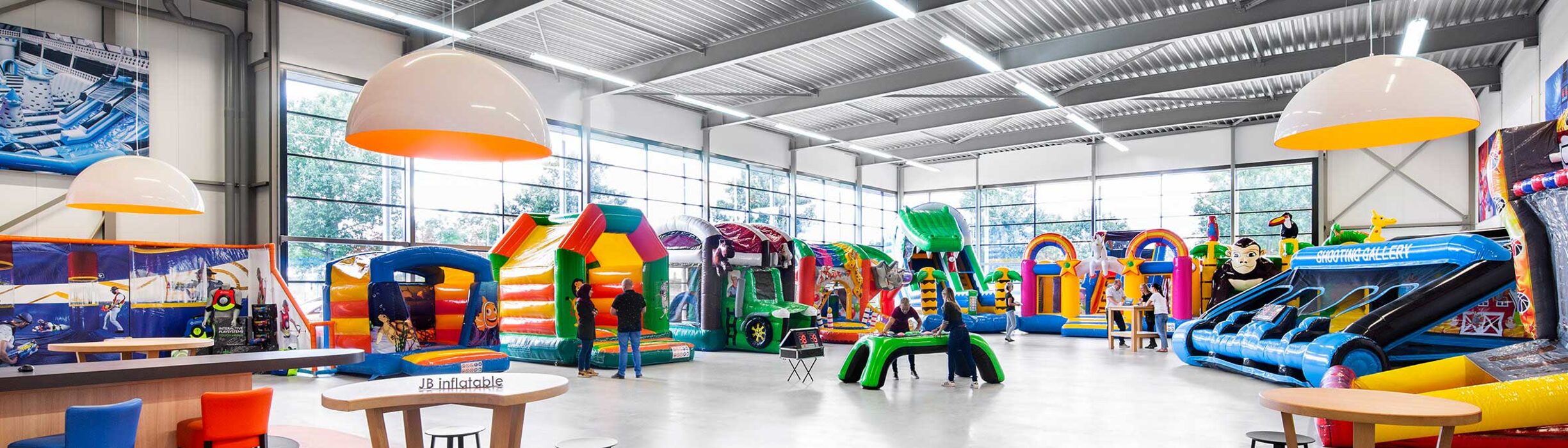 JB Inflatables; Springkussen fabrikant Meppel, koop springkussens en inflatables online