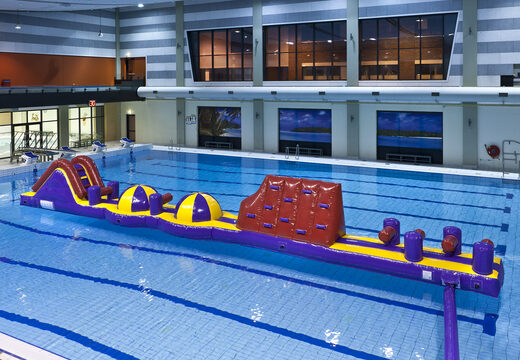 Adventure Mega Run XL obstacle course 17 meters long in a unique design with various exciting objects for both young and old. Buy inflatable pool obstacle courses online now at JB Inflatables UK