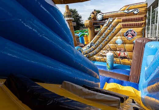 Opblaasbaar mega springkussen in sea life thema met 3D objecten kopen voor kinderen